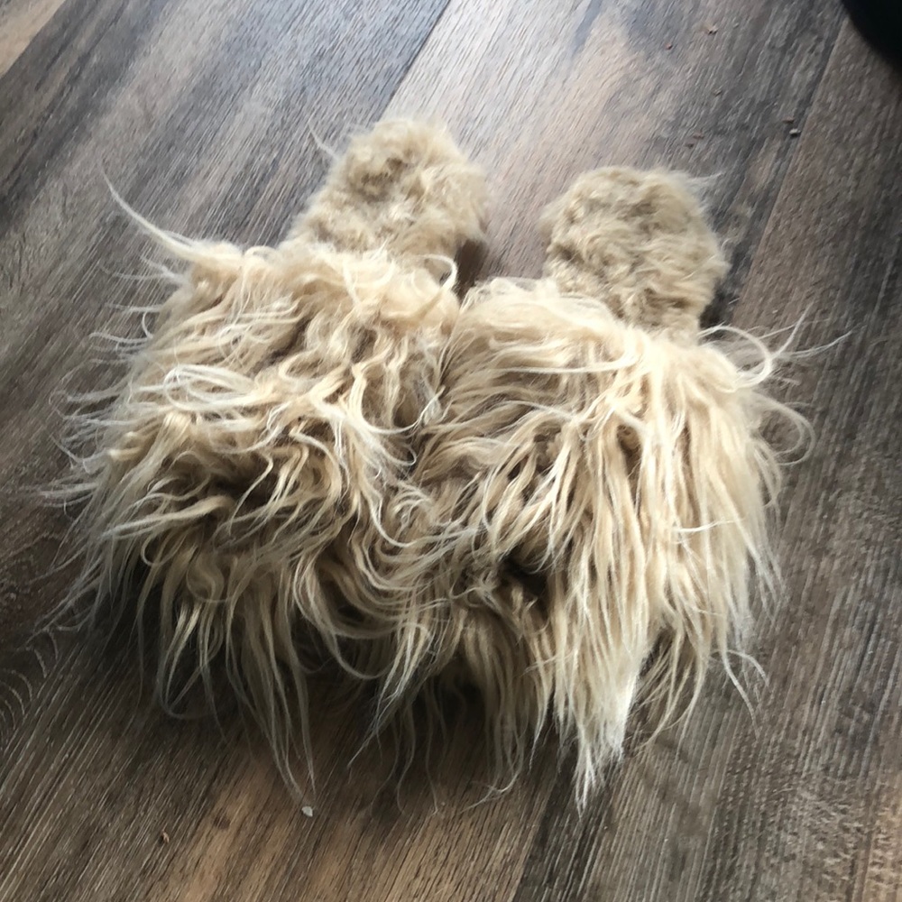 Free People furry open toed slippers